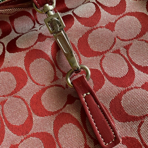 Red Coach shoulder bag - Picture 7 of 16